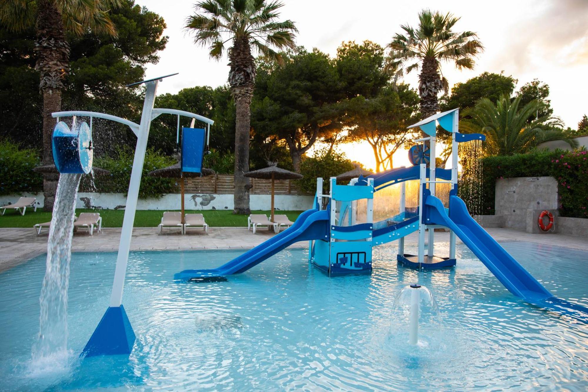 Holacamp Sitges Fun Hotel Exterior foto